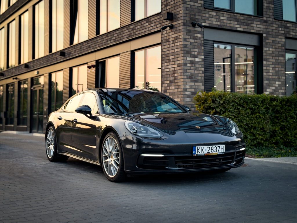 Porsche Panamera 2021r.