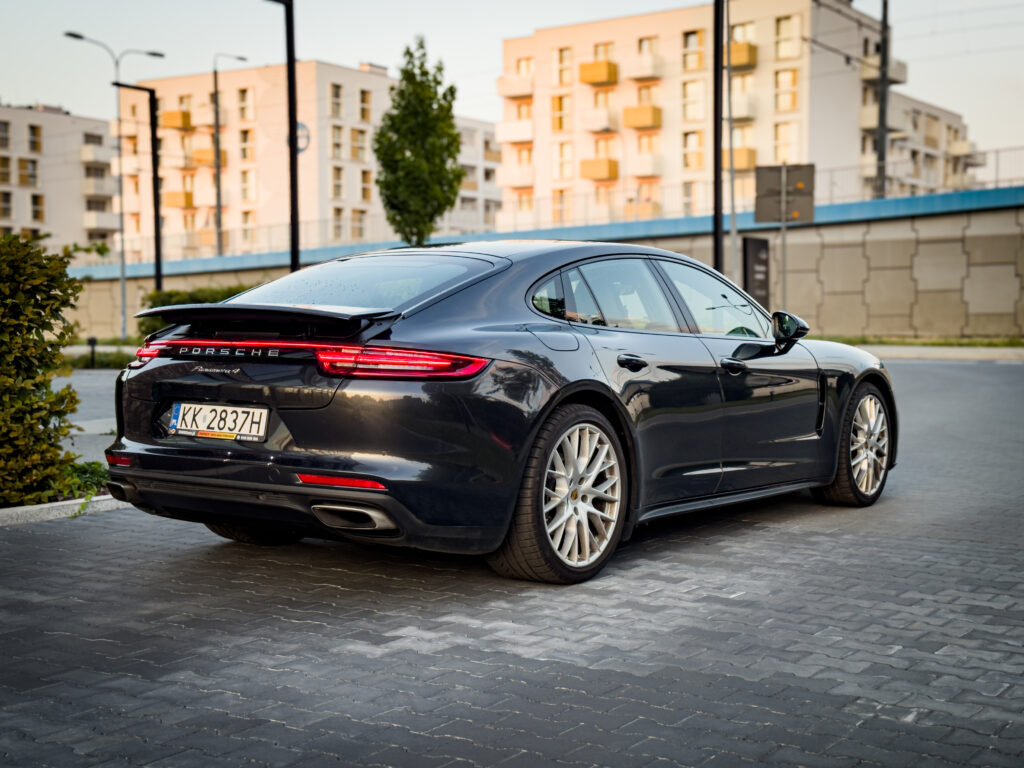 Porsche Panamera 2021r.