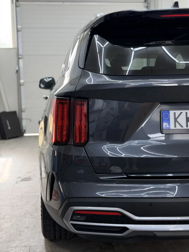 Tylna lampa i fragment klapy Kia Sorento