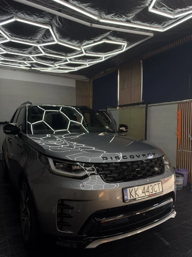 Land Rover Discovery 2024r.