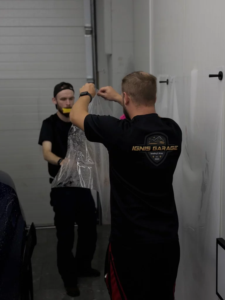 Przygotowanie materiału do oklejania Renault Captur